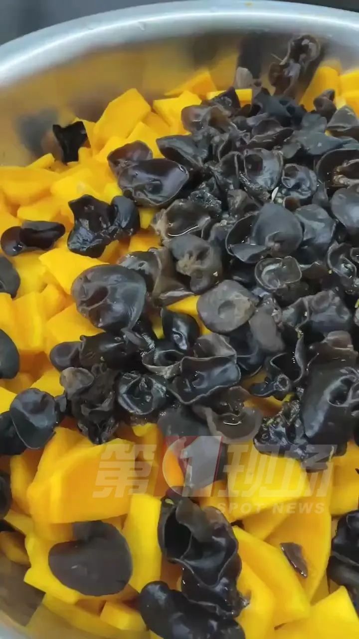 DƬ